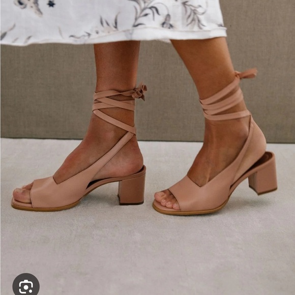 Alohas Lille peach lace up heels size 39 EU 8.5 US - Picture 1 of 7